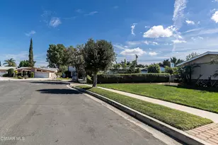 22312 Mobile St, Woodland Hills, CA 91303 - Photo 27