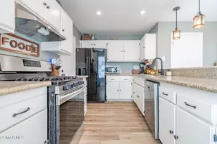 5384 Rainwood St, Simi Valley, CA 93063 - Photo 11