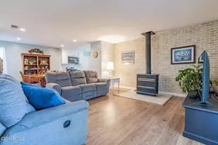 2206 Rosemary St, Simi Valley, CA 93065 - Photo 19