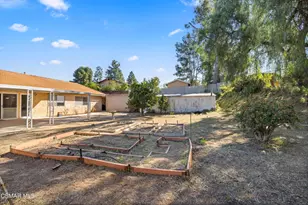 884 Bennett St, Simi Valley, CA 93065 - Photo 23