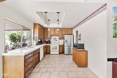 884 Bennett Street, Simi Valley, CA 93065 - Photo 9