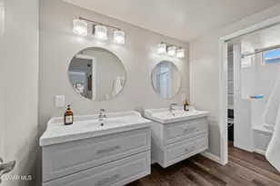 1682 Elmsford Pl, Westlake Village, CA 91361 - Photo 23