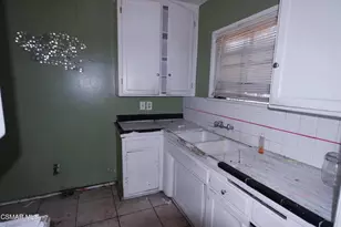 17740 Vanowen St, Reseda, CA 91335 - Photo 11