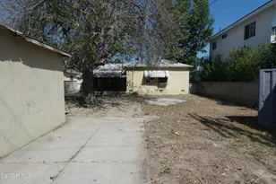 17740 Vanowen St, Reseda, CA 91335 - Photo 19