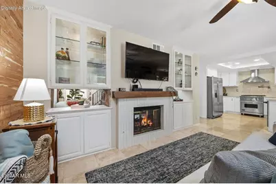 885 Congressional Road, Simi Valley, CA 93065 - Photo 19