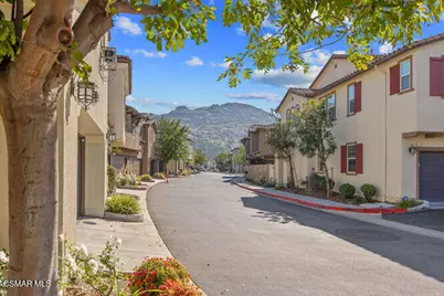 2464 Blossom Ridge Court #2, Simi Valley, CA 93063 - Photo 31