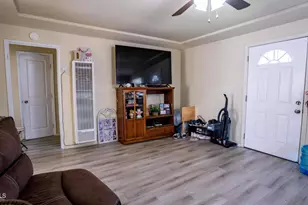 605 Lincoln Ave, Bakersfield, CA 93308 - Photo 11