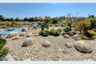 886 Yorkshire Avenue, Thousand Oaks, CA 91360 - Photo 43