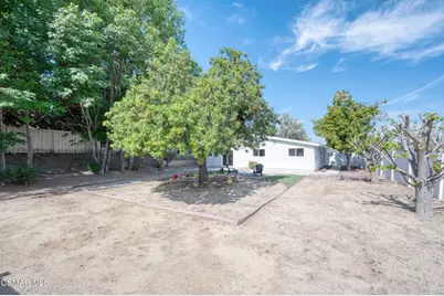 886 Yorkshire Avenue, Thousand Oaks, CA 91360 - Photo 35