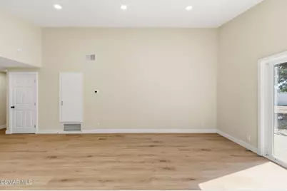 886 Yorkshire Avenue, Thousand Oaks, CA 91360 - Photo 9