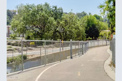 886 Yorkshire Avenue, Thousand Oaks, CA 91360 - Photo 41