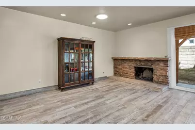 6652 Smoke Tree Avenue, Oak Park, CA 91377 - Photo 7