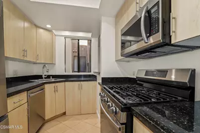 7826 Topanga Canyon Boulevard #103, Canoga Park, CA 91304 - Photo 15