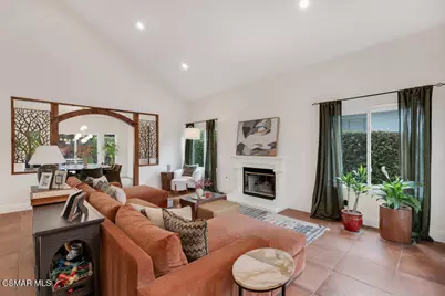 12208 Cherry Grove Street, Moorpark, CA 93021 - Photo 11