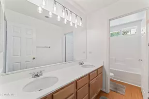 21815 Denise Ln, Saugus, CA 91390 - Photo 29