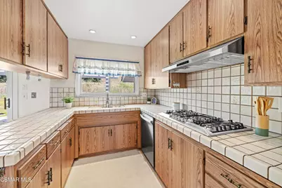 4477 Hempstead Street, Simi Valley, CA 93063 - Photo 9