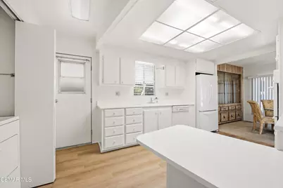 141 La Fortuna, Newbury Park, CA 91320 - Photo 11