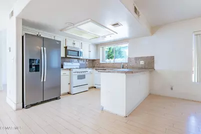 9245 Woodman Avenue #7, Arleta, CA 91331 - Photo 13