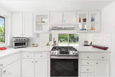 2050 Cheam Avenue, Simi Valley, CA 93063 - Photo 9