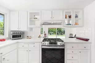 2050 Cheam Ave, Simi Valley, CA 93063 - Photo 9