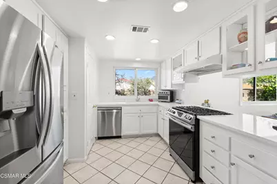 2050 Cheam Avenue, Simi Valley, CA 93063 - Photo 7