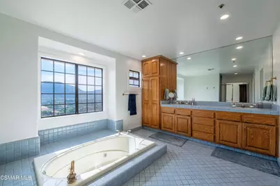 11300 Highridge Court, Camarillo, CA 93012 - Photo 35