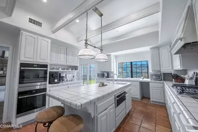 11300 Highridge Court, Camarillo, CA 93012 - Photo 15