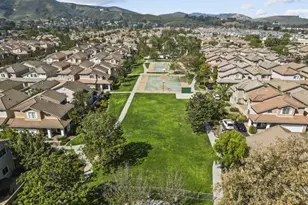 1838 Amberleaf Ln, Simi Valley, CA 93065 - Photo 35