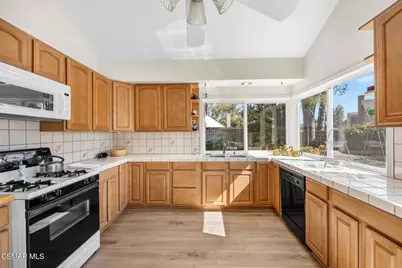 758 Silver Cloud Street, Thousand Oaks, CA 91360 - Photo 19