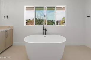 32164 Beachlake Ln, Westlake Village, CA 91361 - Photo 15