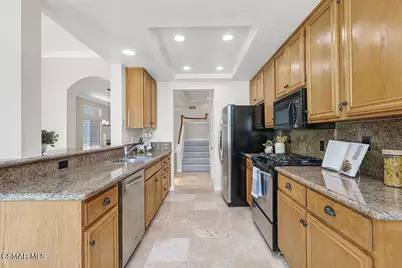 645 Ivywood Lane #E, Simi Valley, CA 93065 - Photo 11