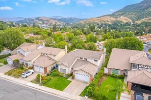 29820 Rainbow Crest Dr, Agoura Hills, CA 91301 - Photo 5