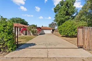 700 Hillcrest Dr, Bakersfield, CA 93305 - Photo 45