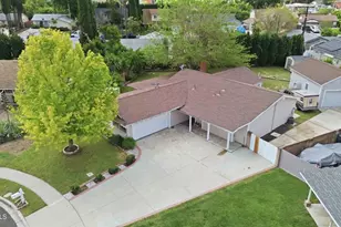 2077 Sebring Ct, Simi Valley, CA 93065 - Photo 3