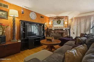 558 E Hemlock St, Oxnard, CA 93033 - Photo 11