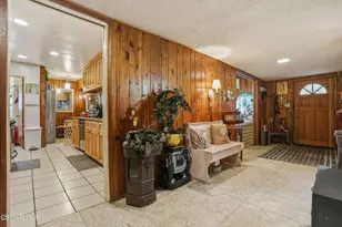 558 E Hemlock St, Oxnard, CA 93033 - Photo 1