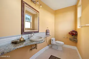 22442 Sueno Rd, Woodland Hills, CA 91364 - Photo 17