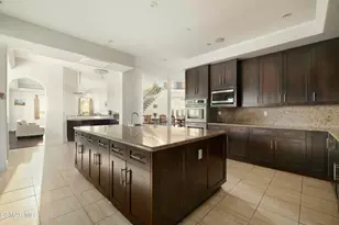 22442 Sueno Rd, Woodland Hills, CA 91364 - Photo 11