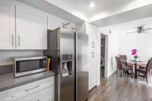 21901 Burbank Blvd, Woodland Hills, CA 91367 - Photo 11