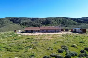 44132 Munz Ranch Rd, Lake Hughes, CA 93532 - Photo 3