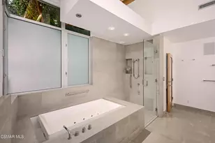 3681 Alomar Dr, Sherman Oaks, CA 91423 - Photo 35