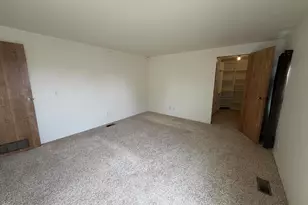 15455 Glenoaks Blvd, Sylmar, CA 91342 - Photo 9