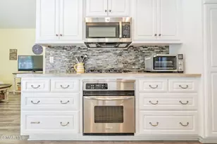 320 Hickory Grove Dr, Newbury Park, CA 91320 - Photo 29