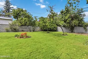 21331 Dumetz Rd, Woodland Hills, CA 91364 - Photo 47