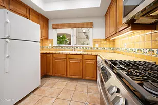 1217 Yale St, Santa Monica, CA 90404 - Photo 7