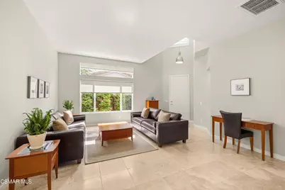 3050 Eagles Claw Avenue, Thousand Oaks, CA 91362 - Photo 5