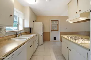 1430 Vaquero Dr, Simi Valley, CA 93065 - Photo 13