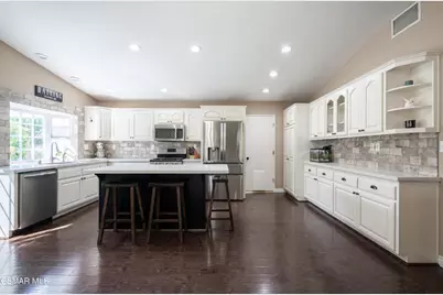 78 N Sabra Avenue, Oak Park, CA 91377 - Photo 5