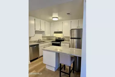 788 Pinetree Circle #13, Thousand Oaks, CA 91360 - Photo 5