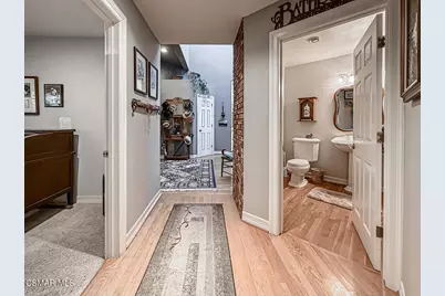 24525 Desert Avenue, Newhall, CA 91321 - Photo 15